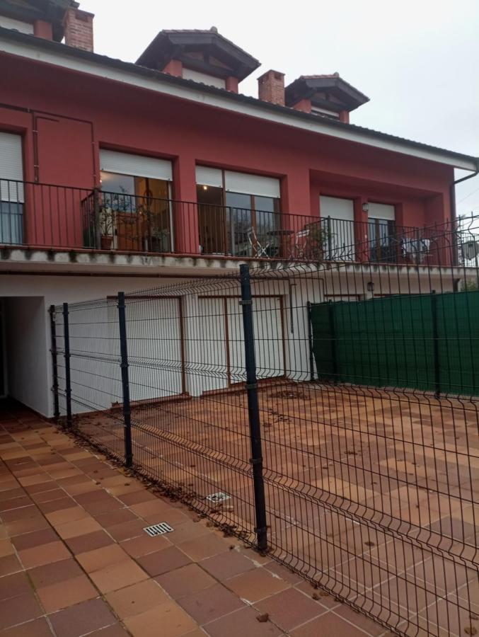 Duplex En Comillas Kültér fotó